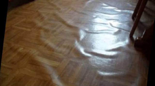 Как разгладить линолеум на полу утюжком: волны, пузыри и заломы