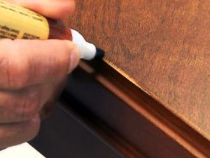 Специальный карандаш для деревянного стола