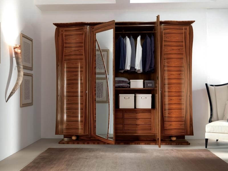 Деревянный лакированный платяной шкаф для одежды с распашным фасадом