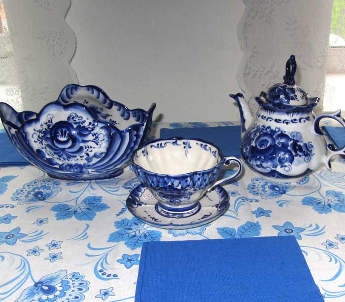 Russian Gzhel tableware