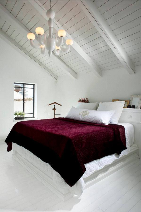 Белоснежная спальня с контрастным текстилем